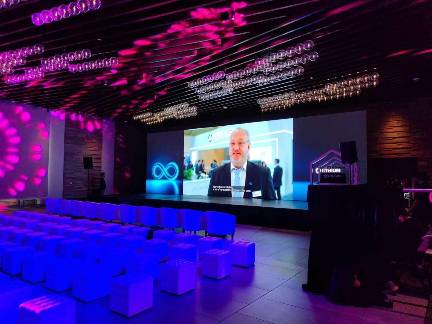 Brand activation with curved LED and a crowd