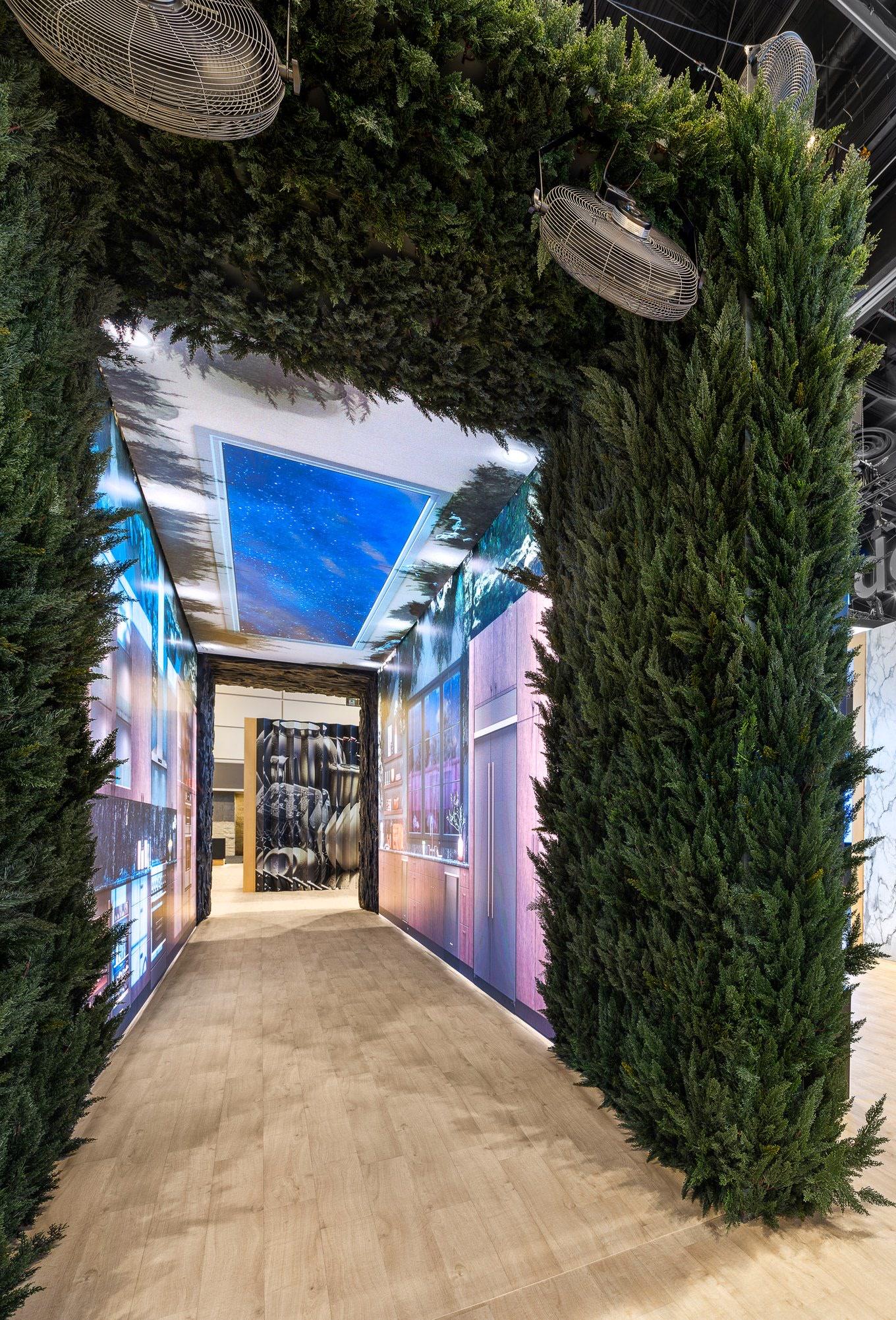 Walk-through LED tunnel, a TLL build
