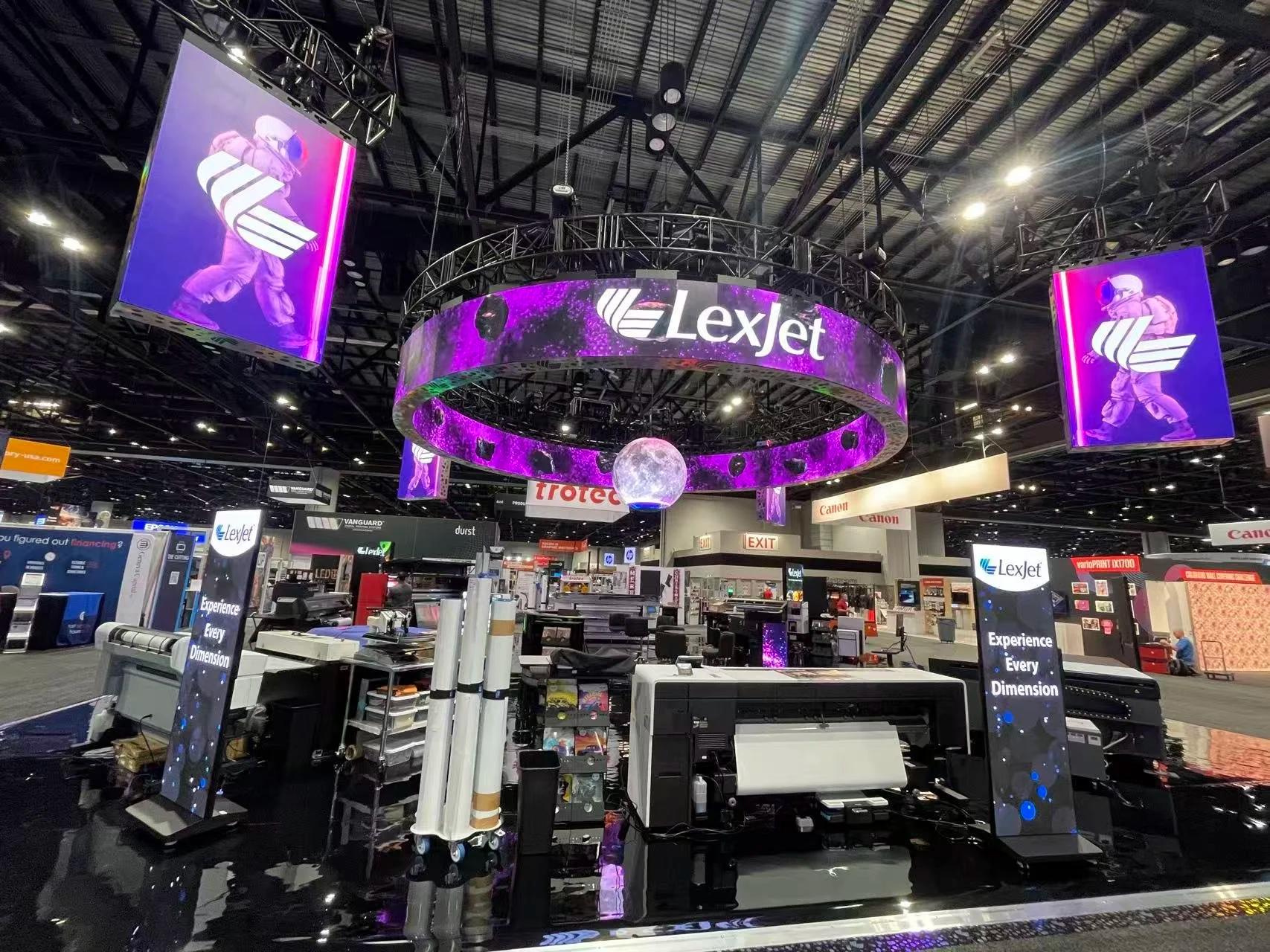 Unbranded LED wall built into an exhibit-house booth